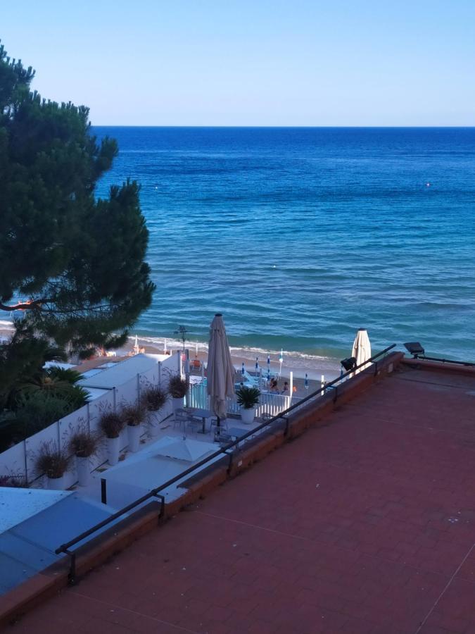 Diana Grand Hotel Алассио Экстерьер фото